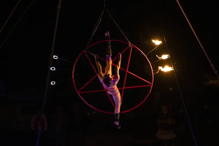 Split held inside the aerial pentagram