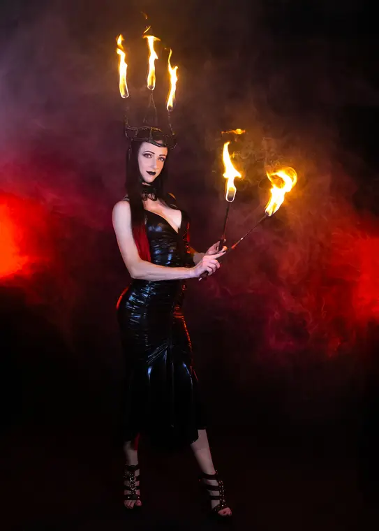 Second portrait wearing the fire crown headdress