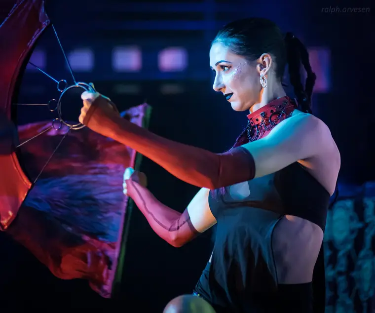 Silk fan dance